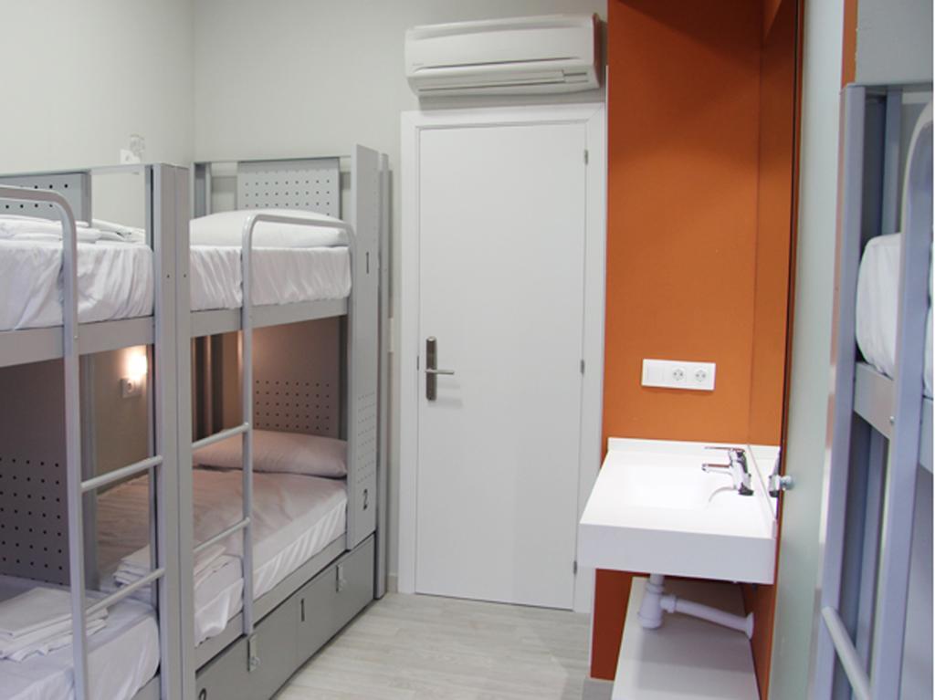 Bed 6-Bed Mixed Dormitory Room